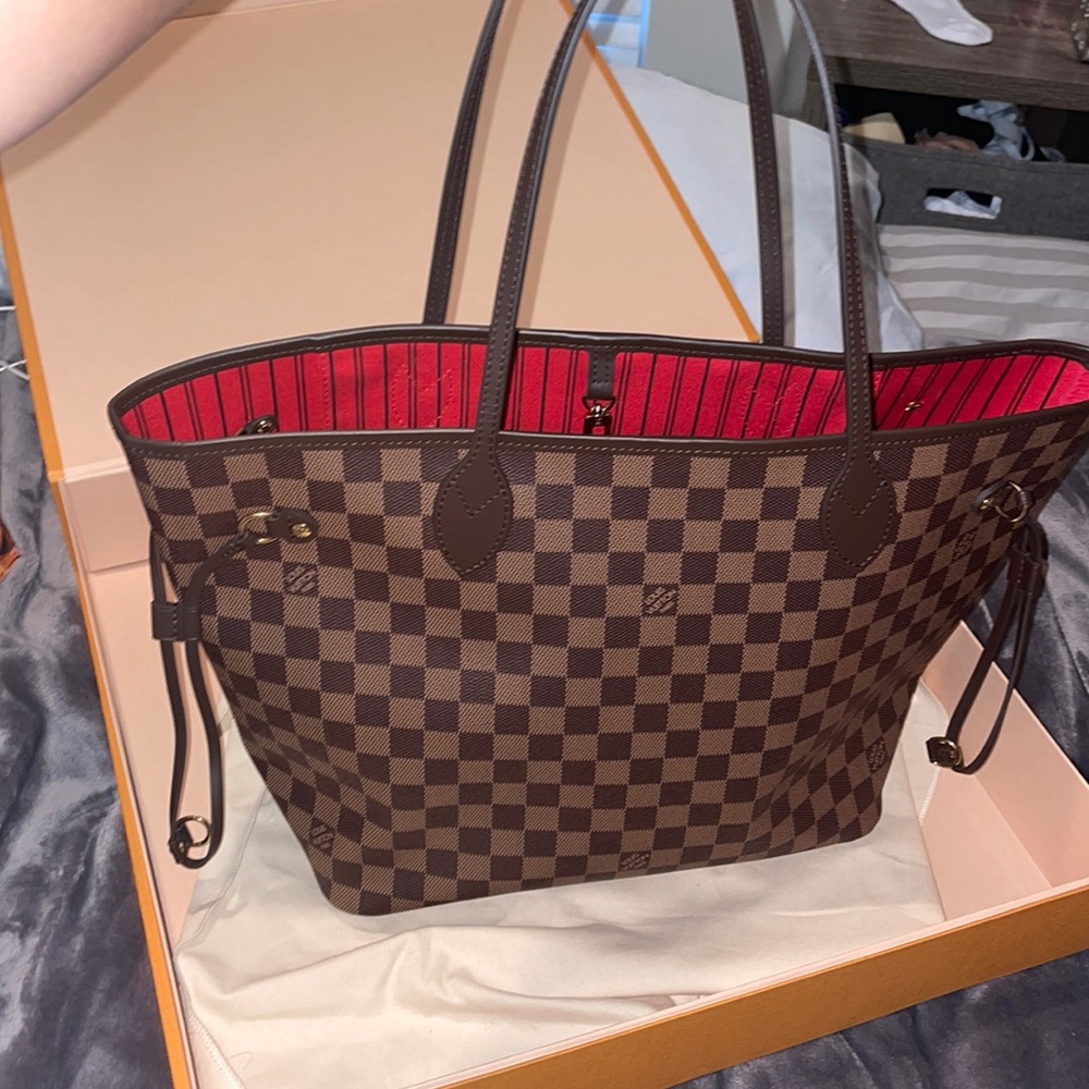 Louis Vuitton Damier Neverfull MM